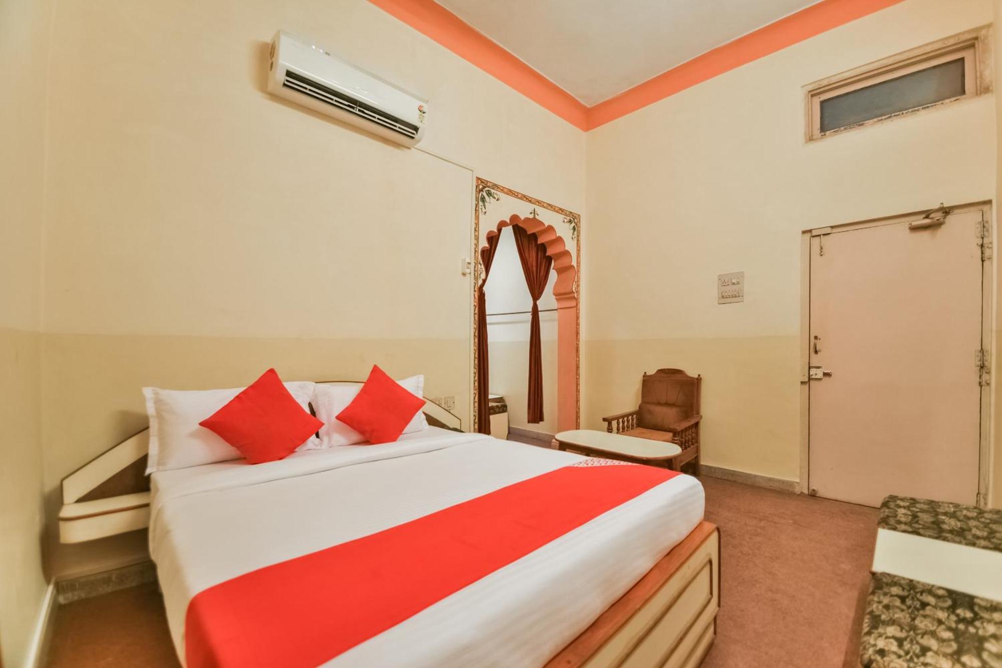 OYO Flagship 47097 Hotel Raj Kesar Tirath Bagian luar foto