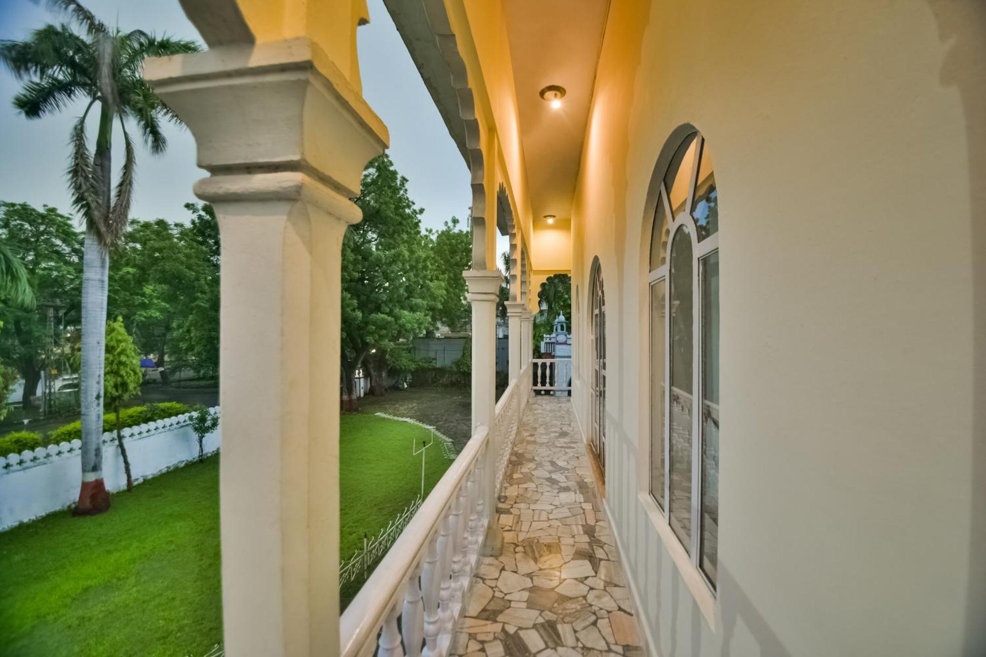 OYO Flagship 47097 Hotel Raj Kesar Tirath Bagian luar foto