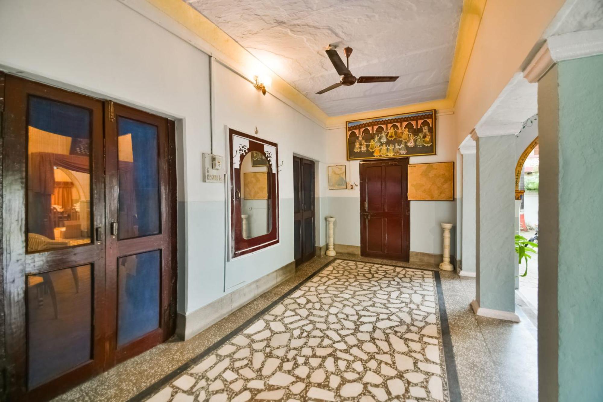 OYO Flagship 47097 Hotel Raj Kesar Tirath Bagian luar foto